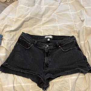 Abercrombie and Fitch the cut off short high-rise curve love